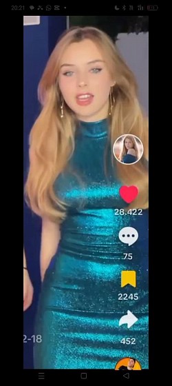 Emily Shaqiri la ragazza più bella del mondo con la bellezza oggettiva